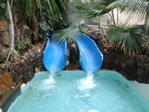 Toboggans dans le dôme de Center Parcs Normandie