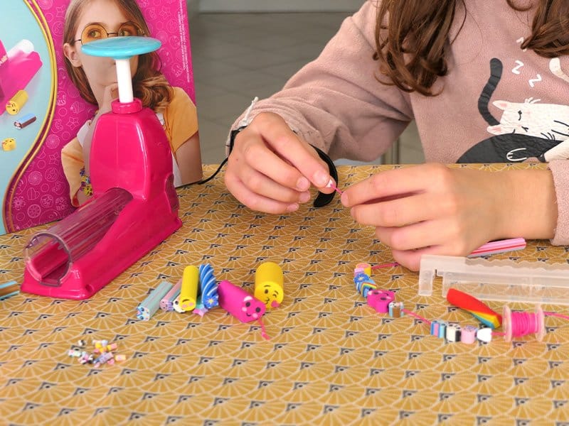 Cutie Stix - Atelier Bijoux de Créateur - Fabrication de bijoux enfants -  Dès 6 ans - Lansay : : Jeux et Jouets